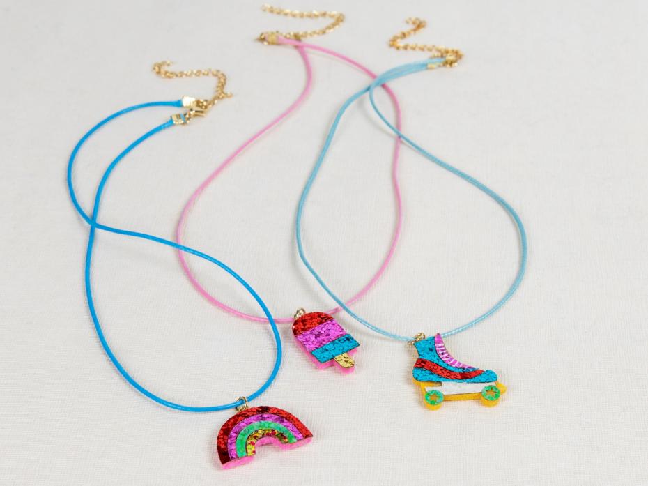 Children's glitter necklaces